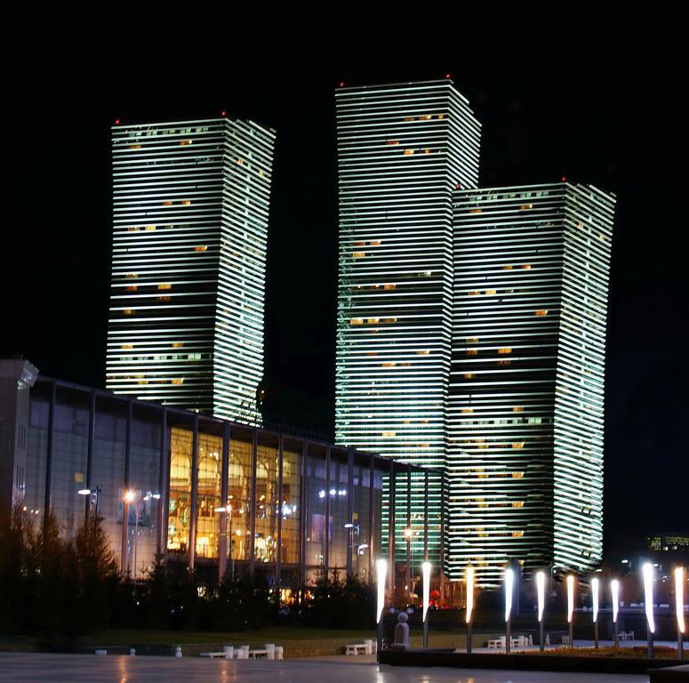 The Place Astana Hostel Extérieur photo